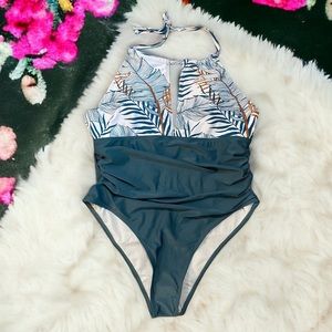 Plus size 1XL (14) one piece swimsuit